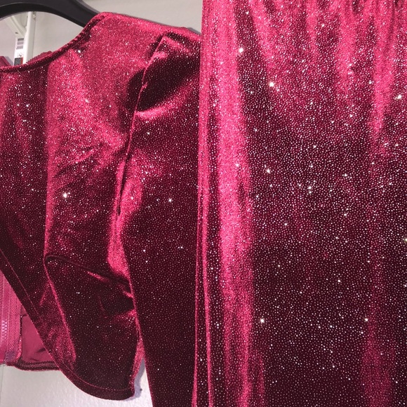 Velvet burgundy two piece - Picture 3 of 6